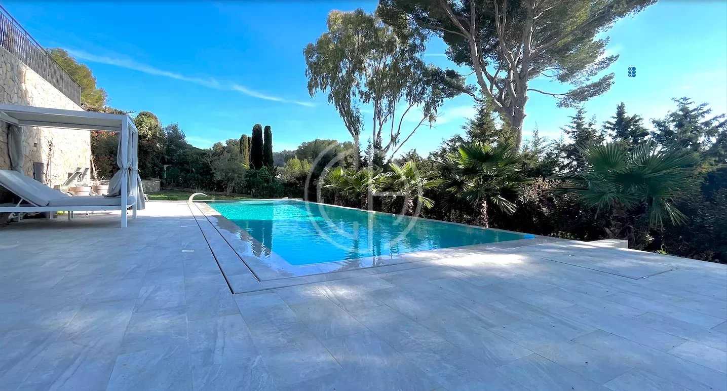 House in Cannes, Provence-Alpes-Cote d'Azur 12197267