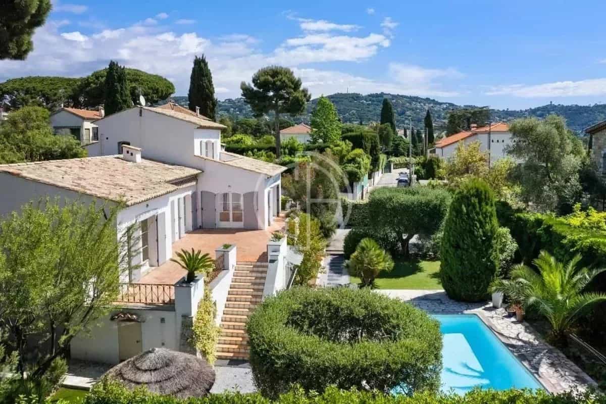 Rumah di Cannes, Provence-Alpes-Cote d'Azur 12197280
