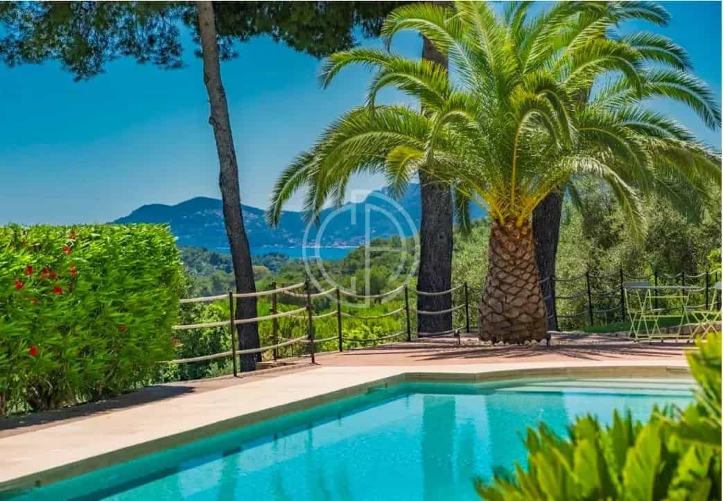 Residential in Mougins, Alpes-Maritimes 12197314