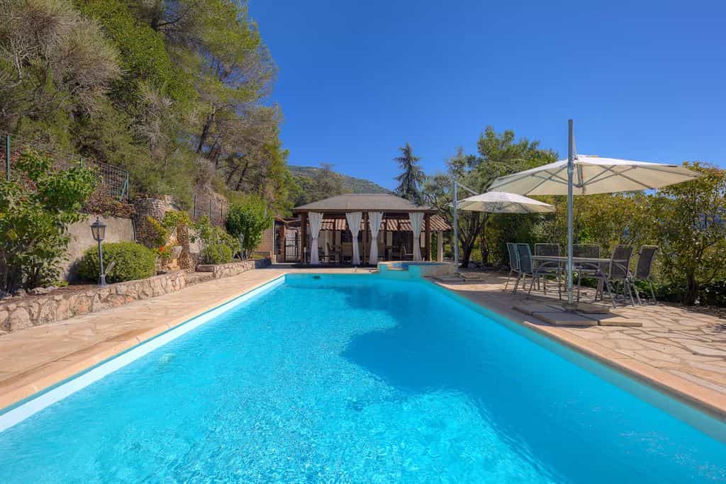 Будинок в Peille, Provence-Alpes-Cote d'Azur 12197912