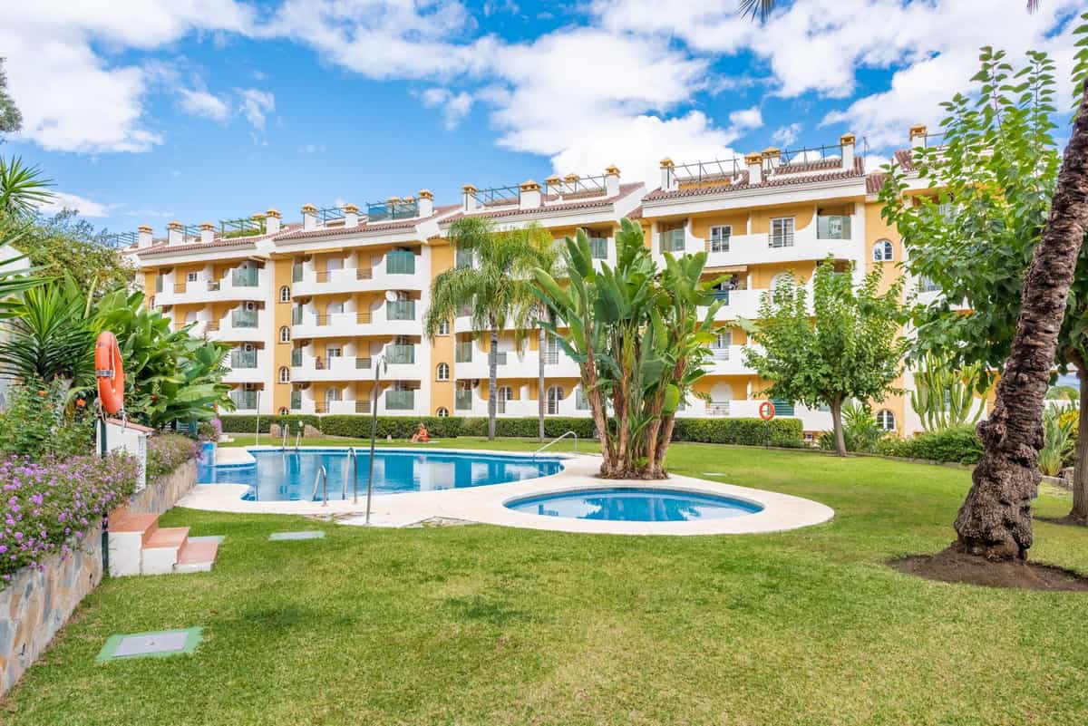 Condominium in Marbella, Andalusië 12197990
