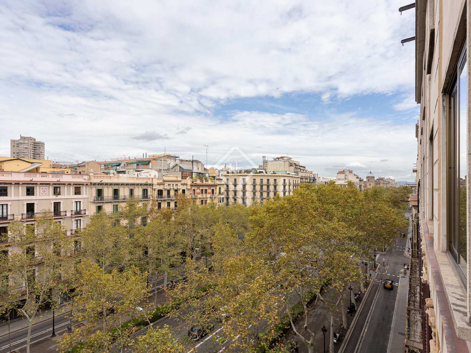 Condominium dans Barcelona, Catalonia 12198002