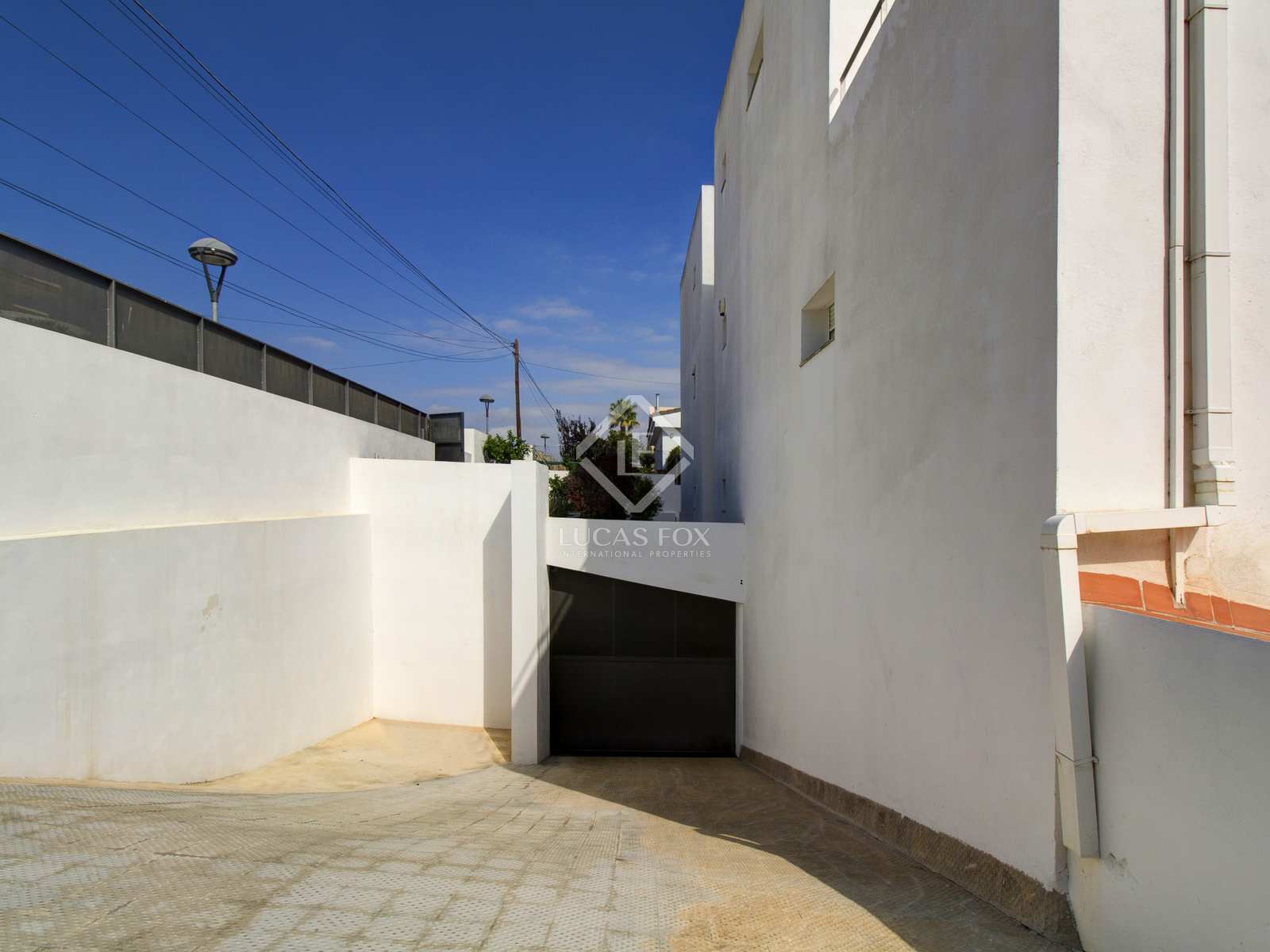 House in , Catalonia 12198065