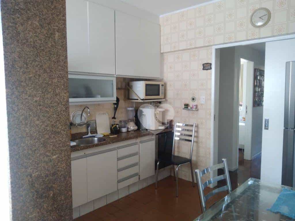 Condominium in Andarai, Rio de Janeiro 12198365