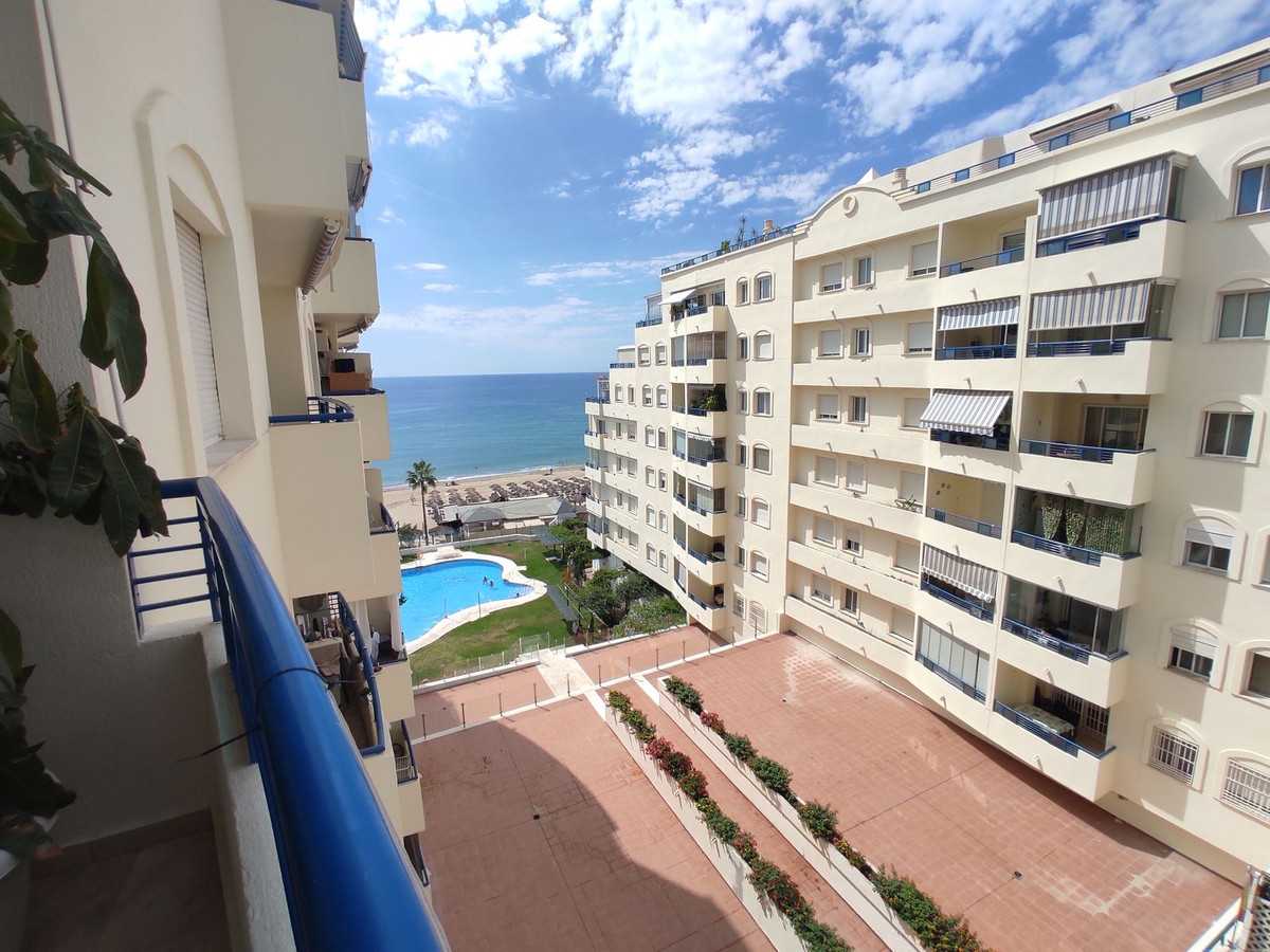Condominium in Marbella, Andalusië 12198420