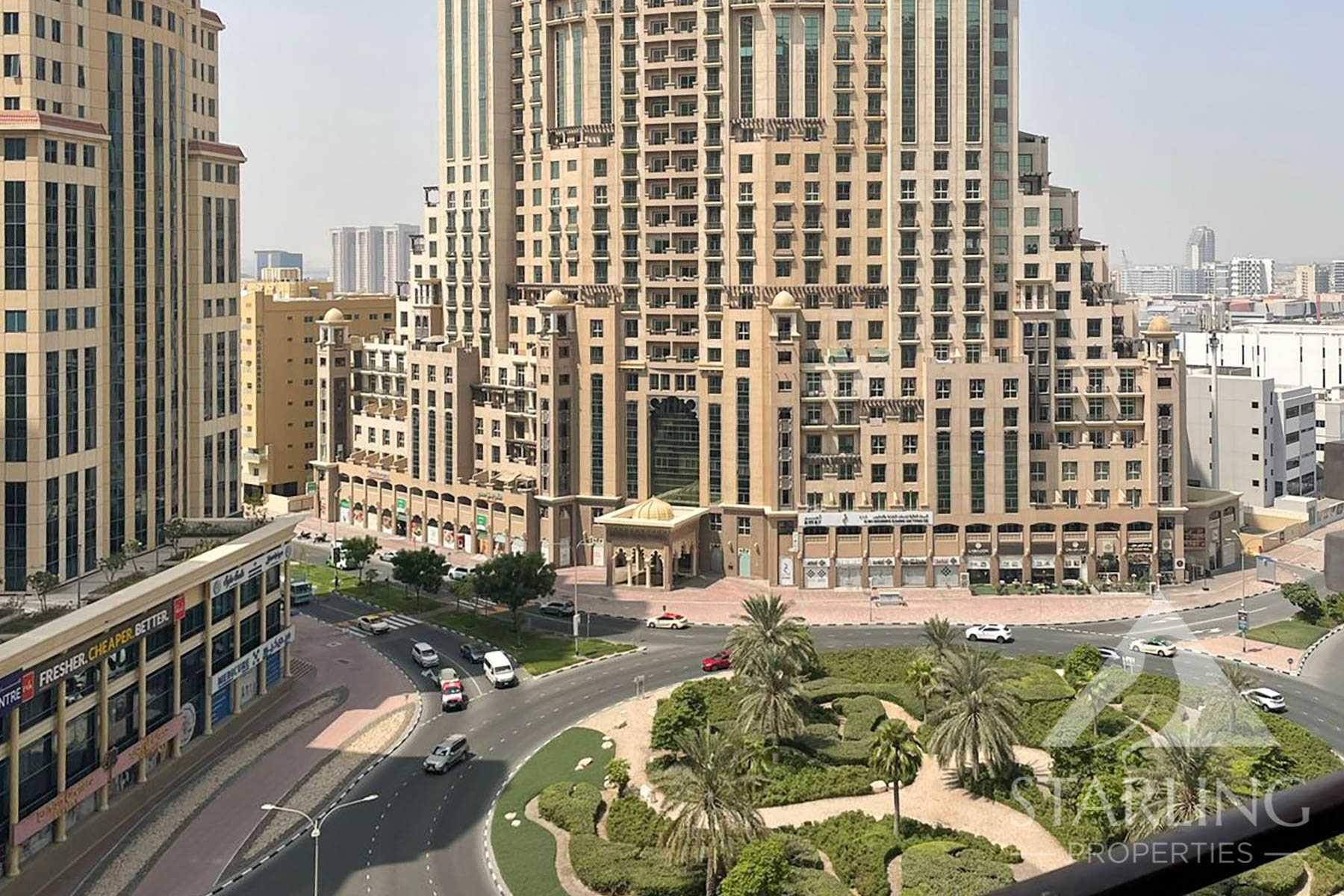 Condominium in Dubai, Dubai 12198564