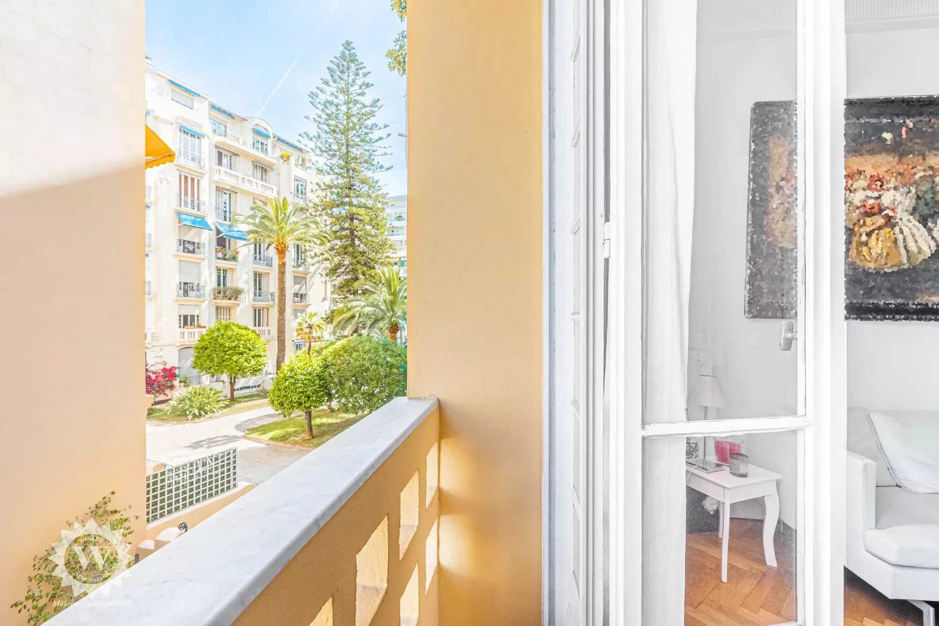 Condominium in Nice, Provence-Alpes-Cote d'Azur 12199065
