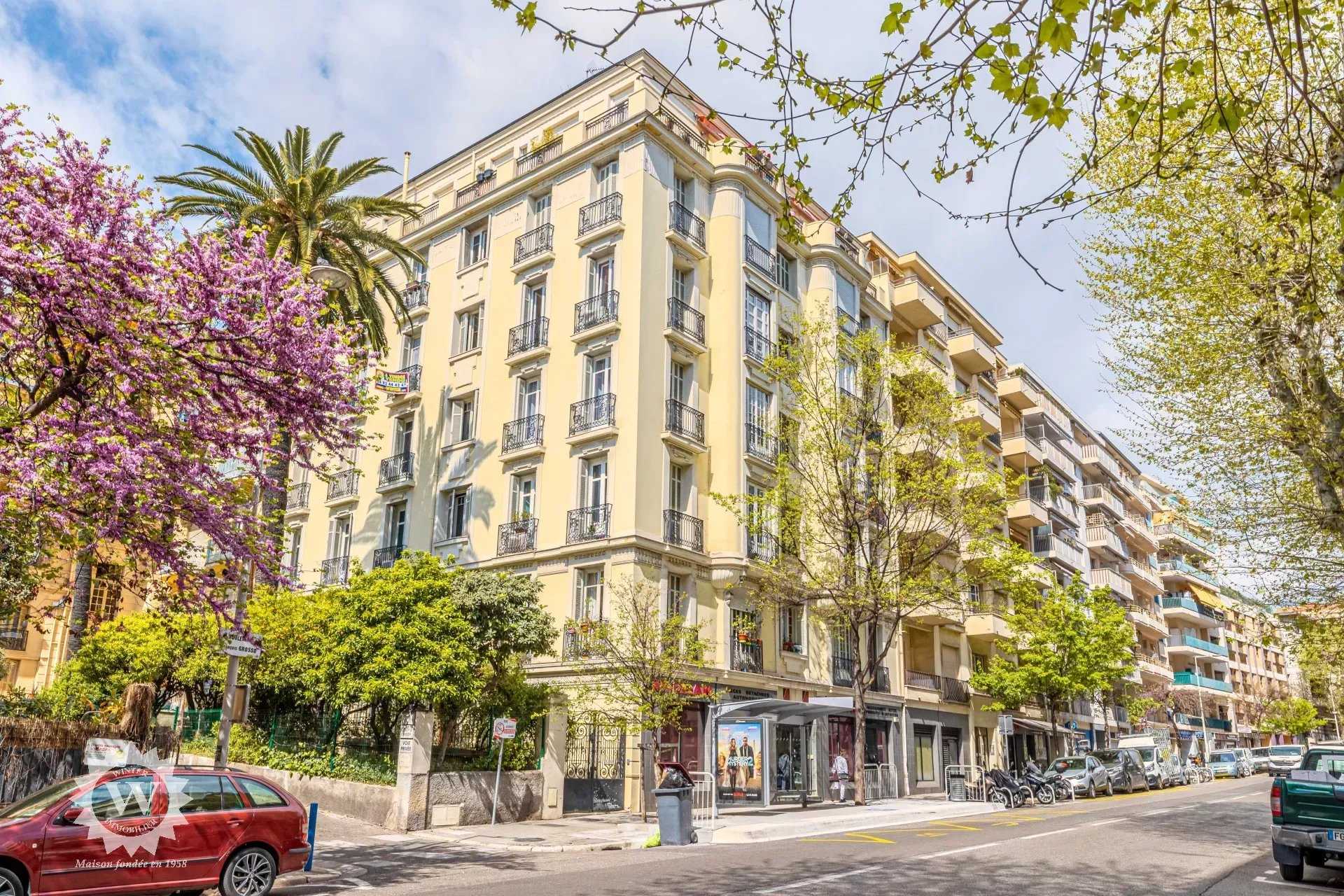 Condominium in Nice, Provence-Alpes-Cote d'Azur 12199067