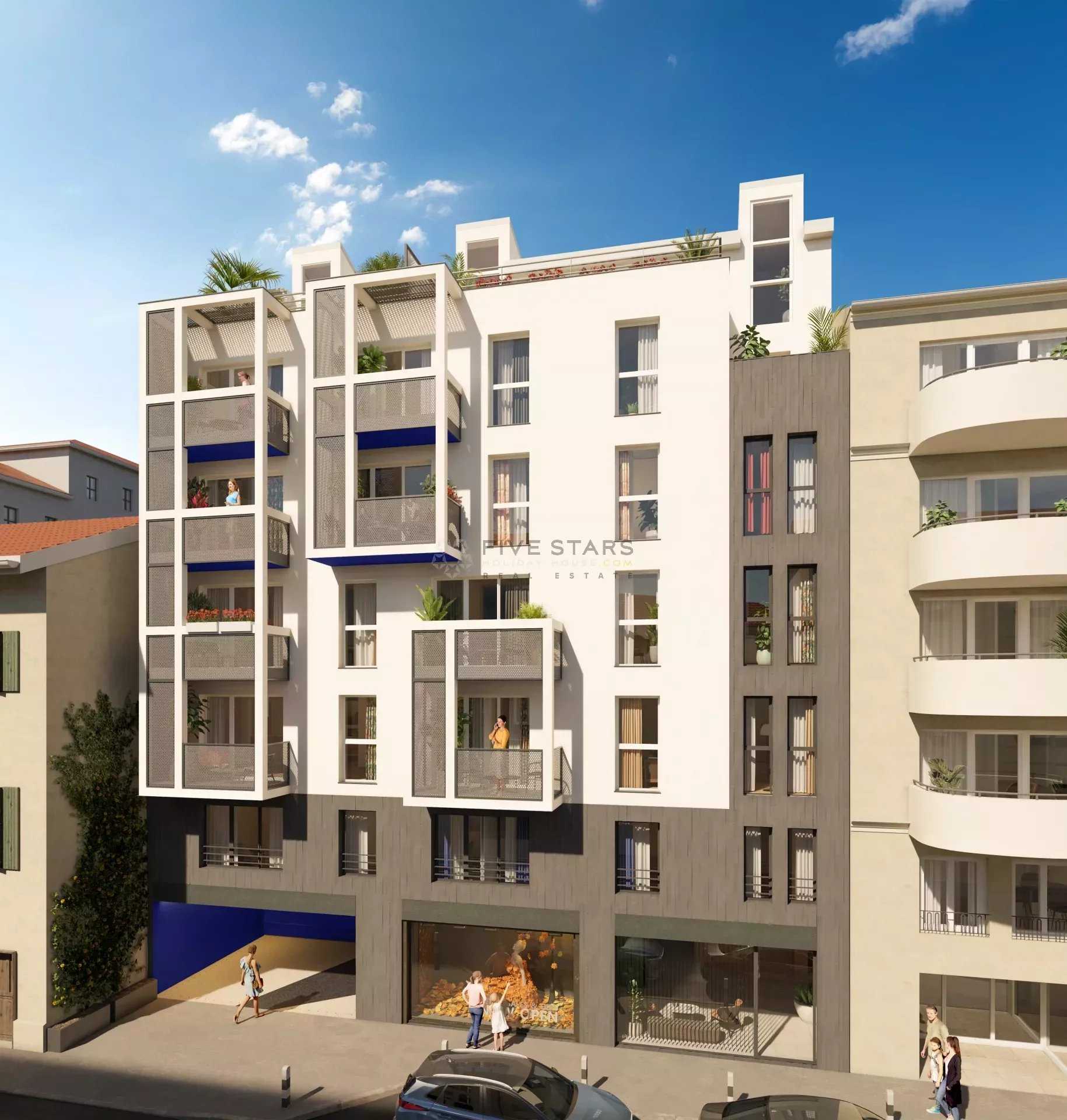 Condominium in Nice, Provence-Alpes-Cote d'Azur 12199070