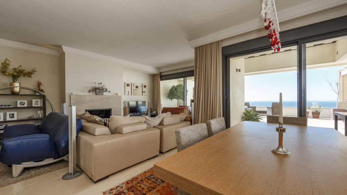 Huis in Marbella, Andalusia 12199140