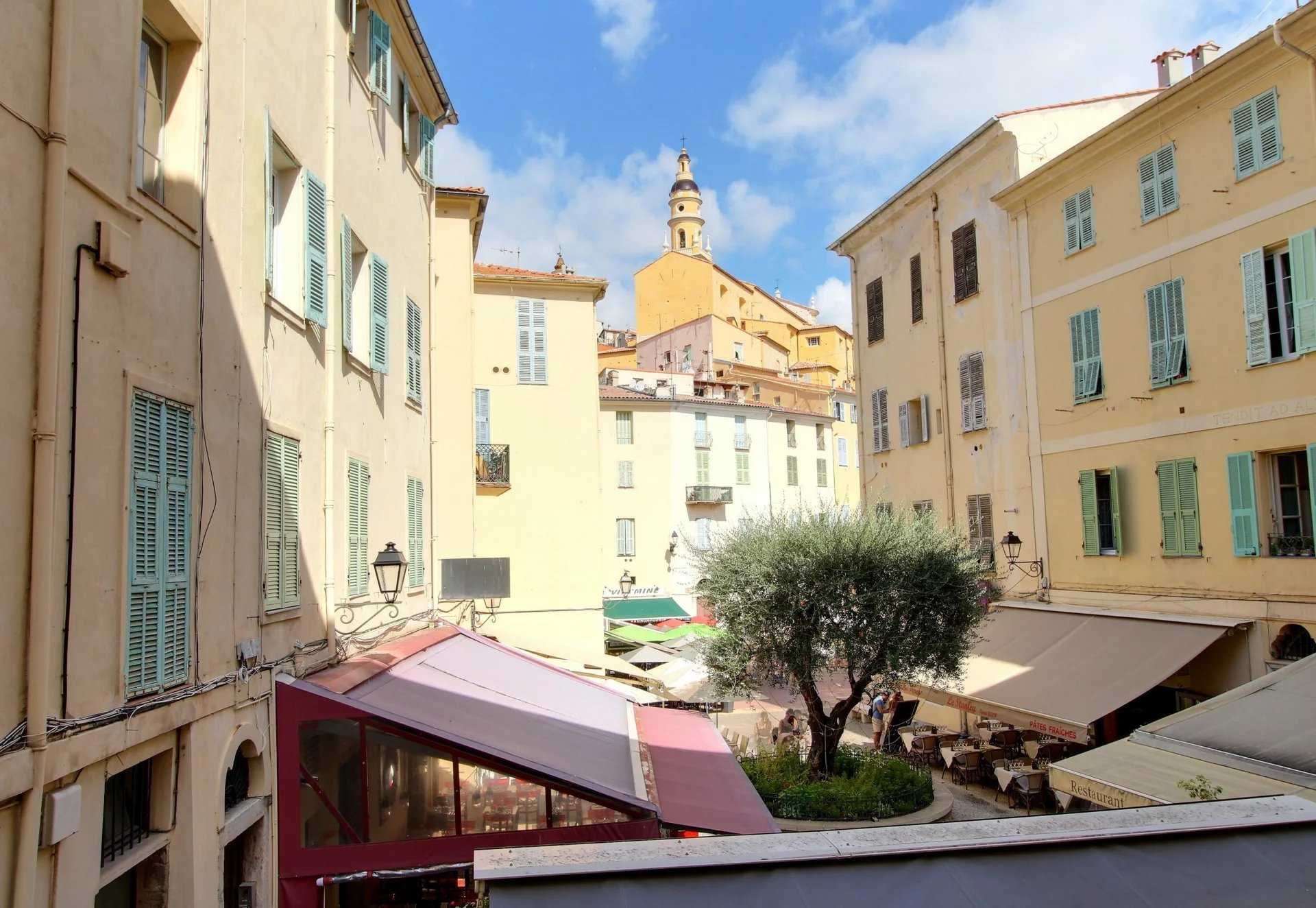 Condominium in Menton, Provence-Alpes-Cote d'Azur 12199220