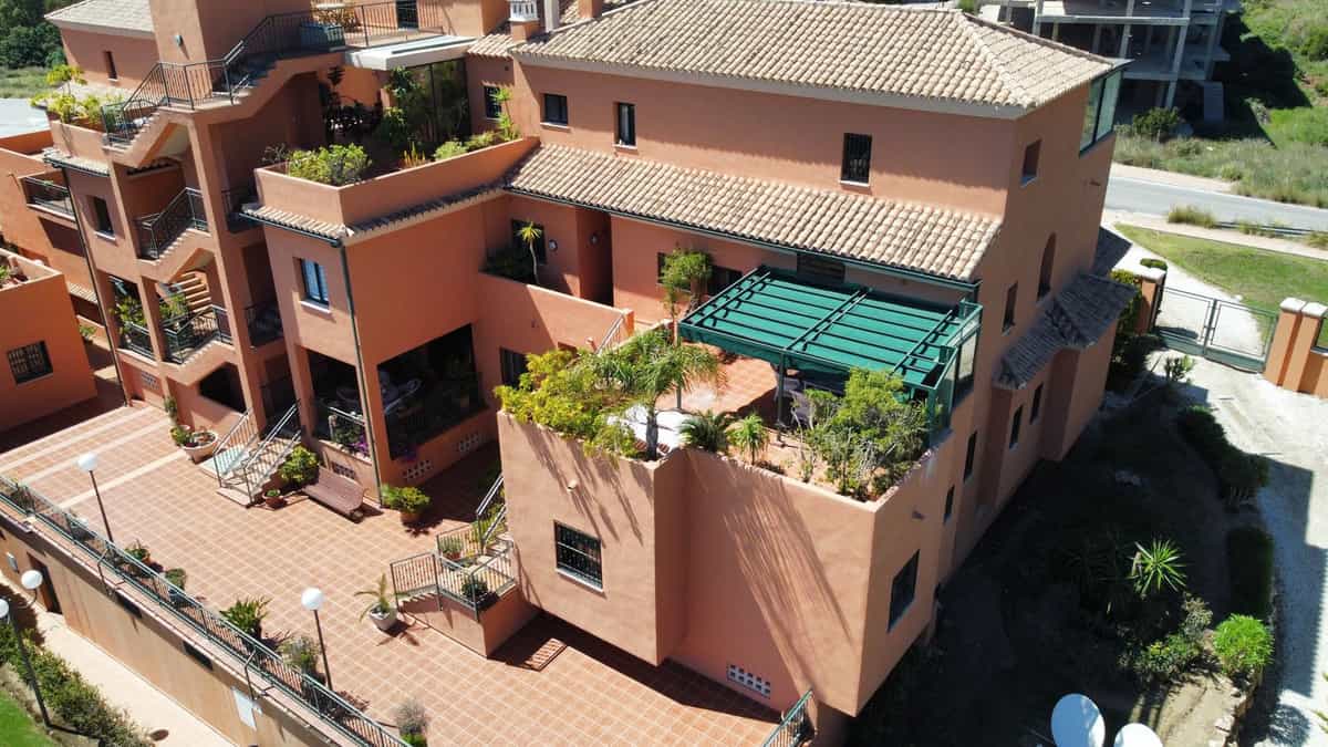 Condominium in Marbella, Andalucía 12199380