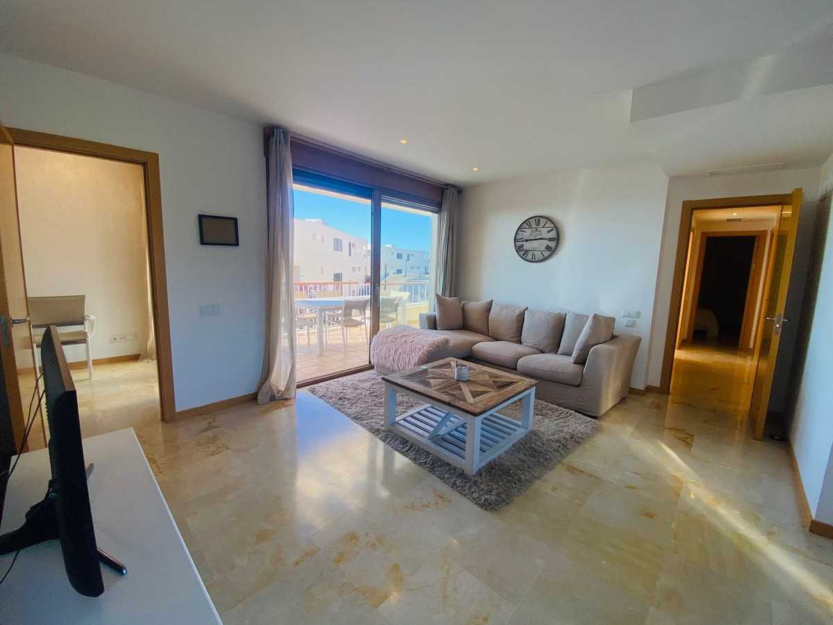 Condominium in Marbella, Andalusia 12199902
