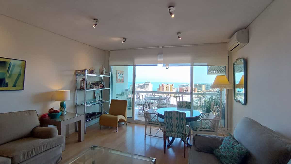 公寓 在 Benalmádena, Andalusia 12200061