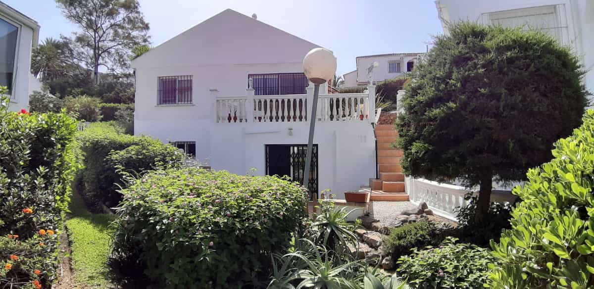 House in Fuengirola, Andalusia 12200224