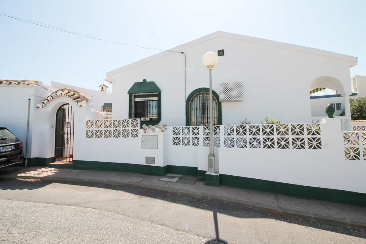House in Fuengirola, Andalusia 12200236