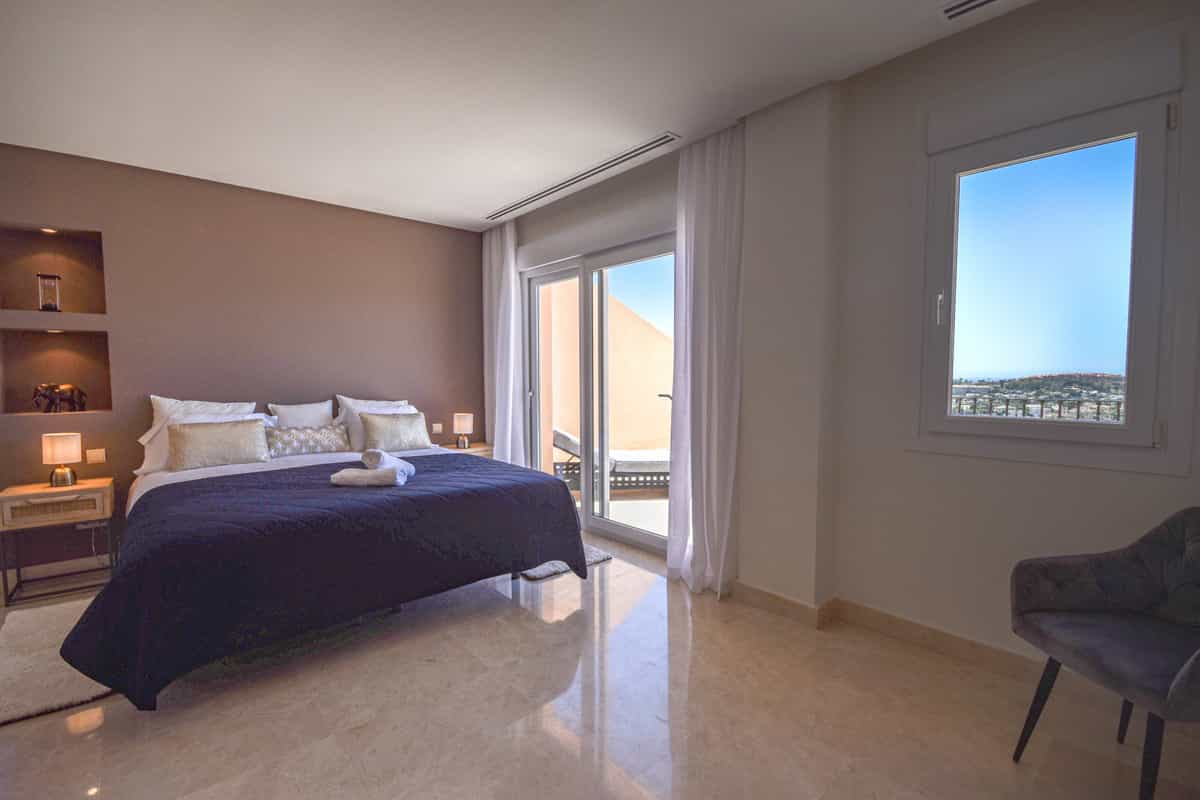 Condominium in Marbella, Andalucía 12200352