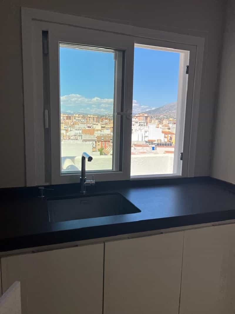 Condominium in Fuengirola, Andalusia 12200355