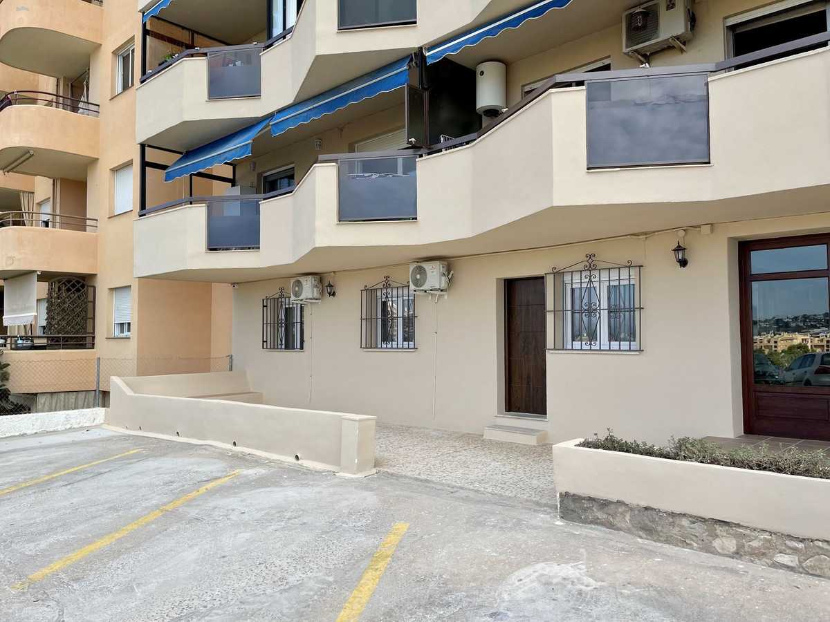 Condominium in Fuengirola, Andalucía 12200358