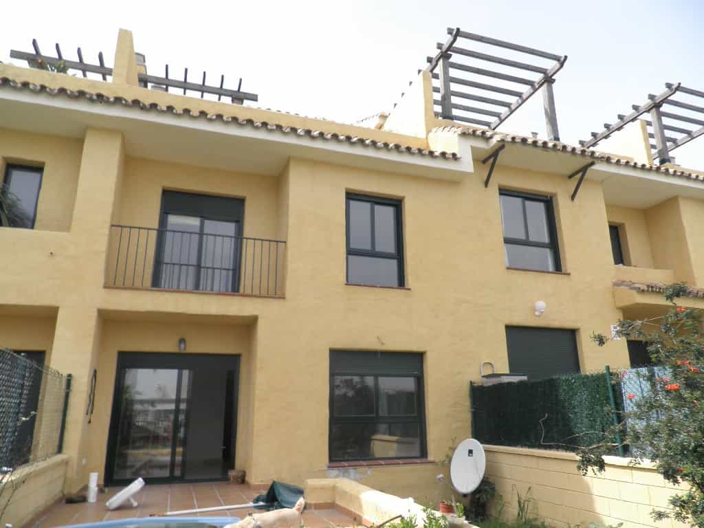 Casa nel Estepona, Andalusia 12200618