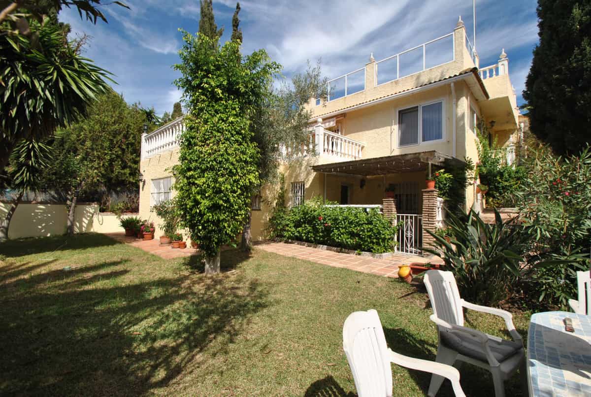 Casa nel Fuengirola, Andalusia 12200670