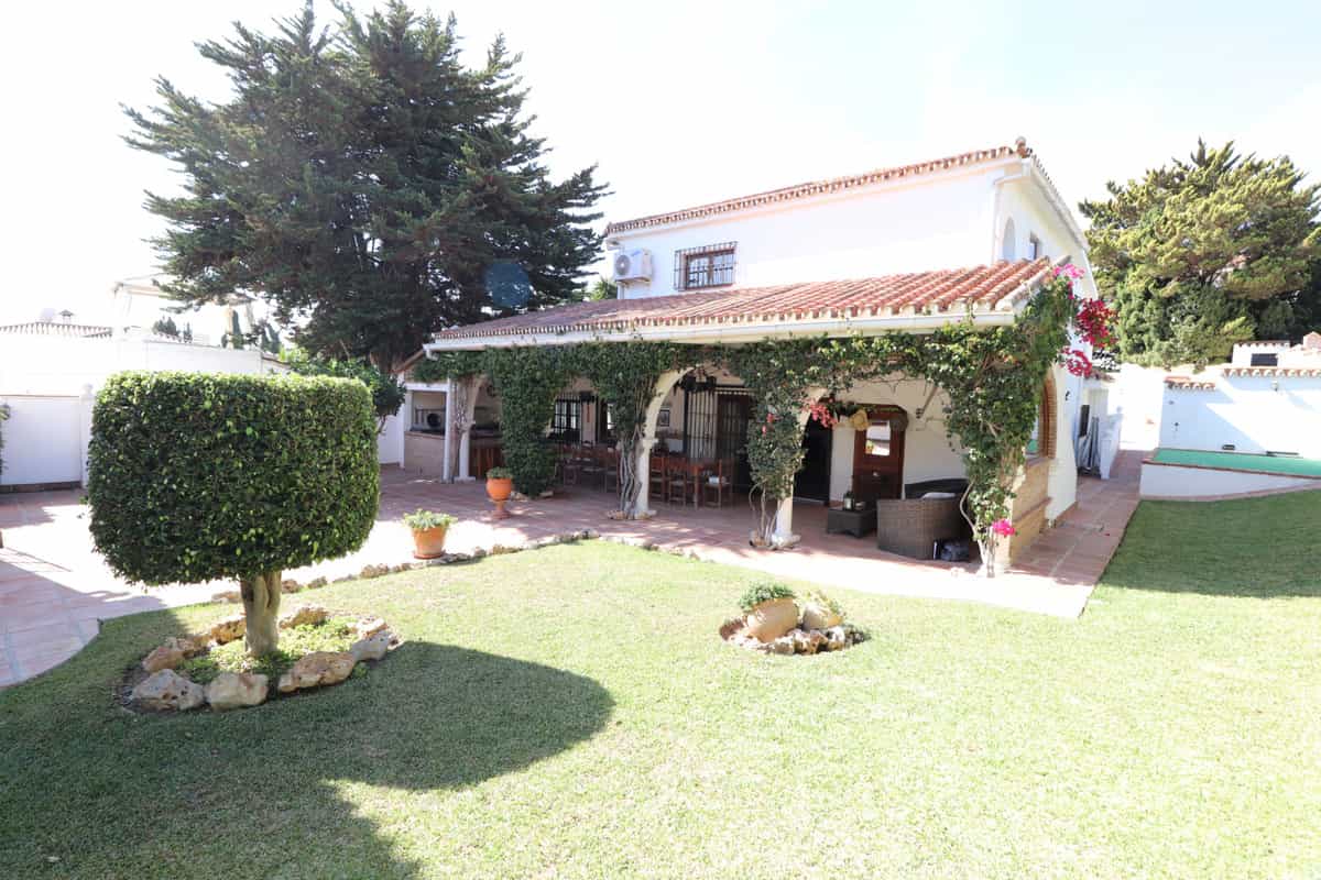 Casa nel Fuengirola, Andalusia 12200671