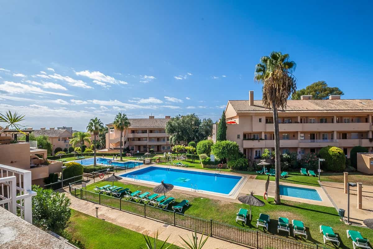 Condominium in Marbella, Andalusië 12200763