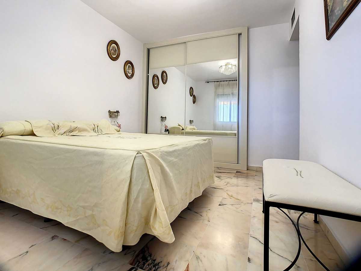 公寓 在 Benalmádena, Andalucía 12201192