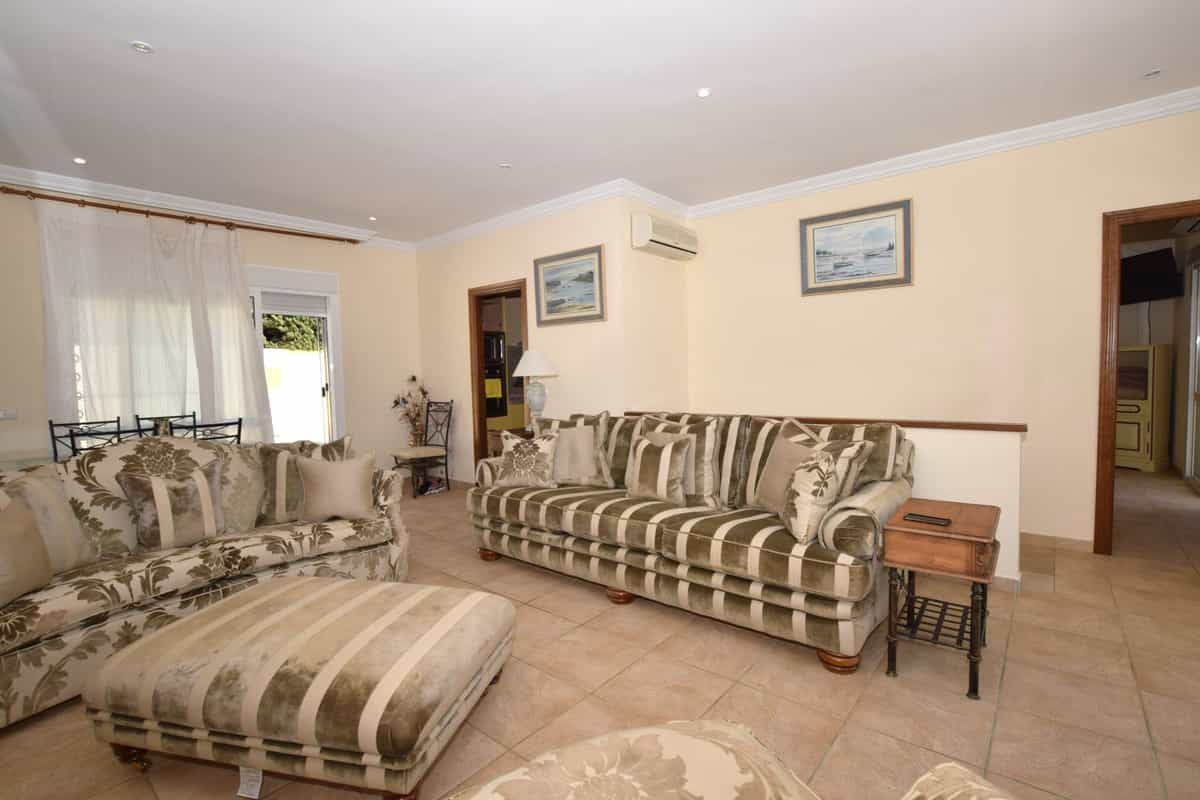 casa en Estepona, Andalucía 12201200