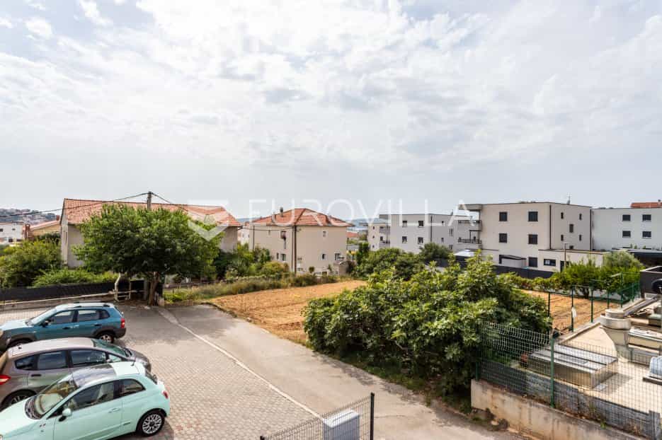 Condominium dans Trogir, Splitsko-dalmatinska županija 12202650
