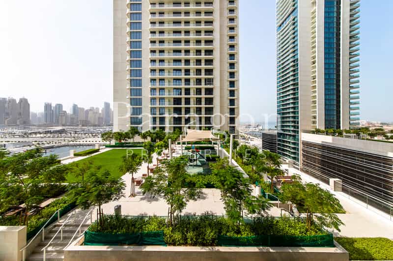 Condominium in Dubai, Dubayy 12202702