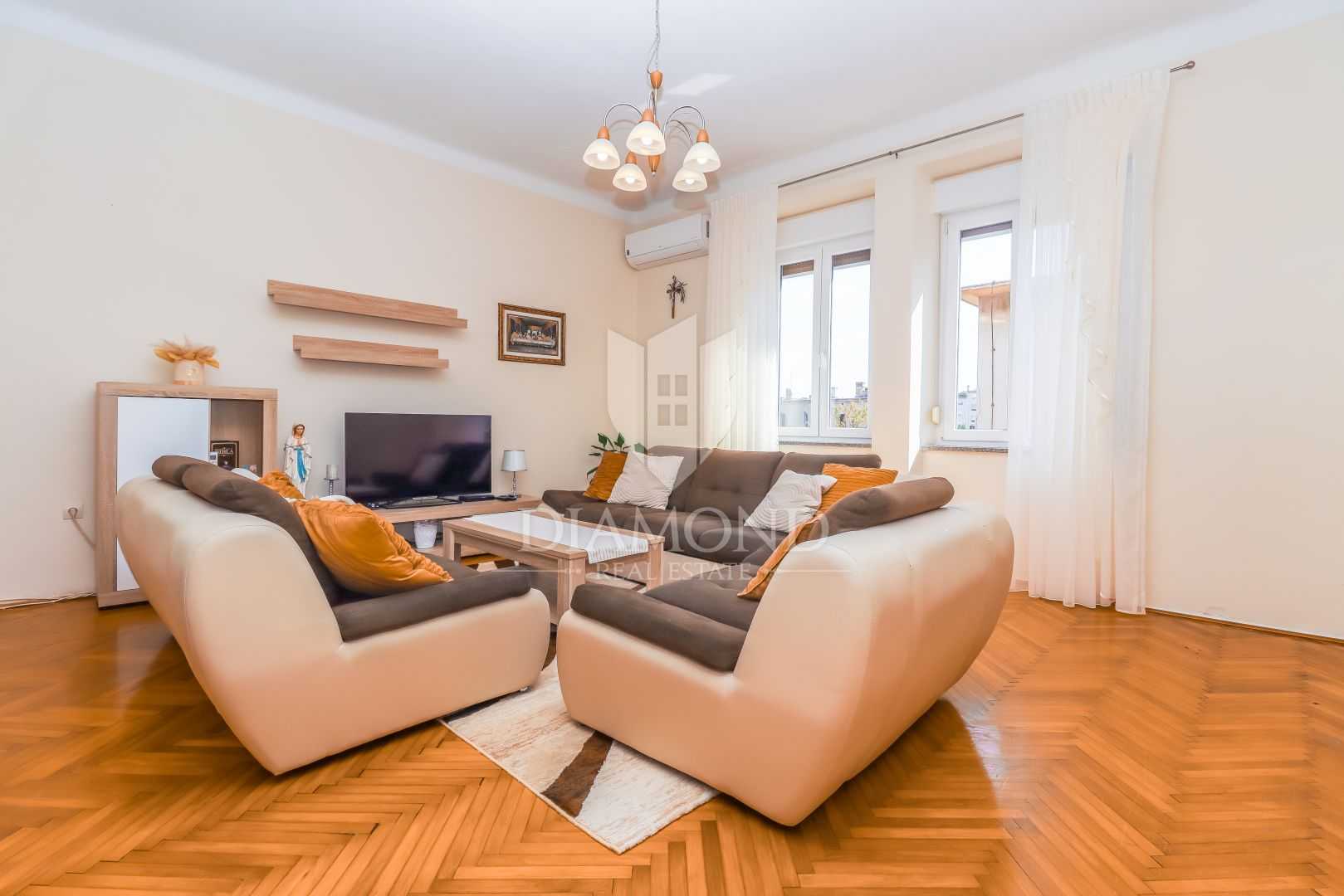 Condominium in Pula, Istarska Zupanija 12202762
