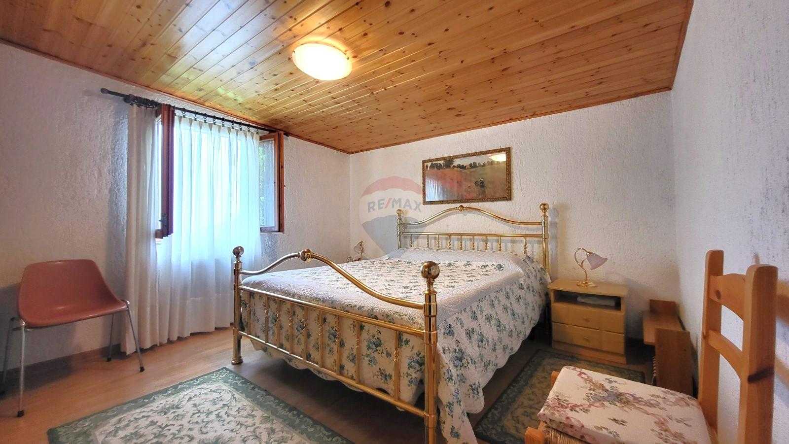 House in Oprtalj, Istarska županija 12202931