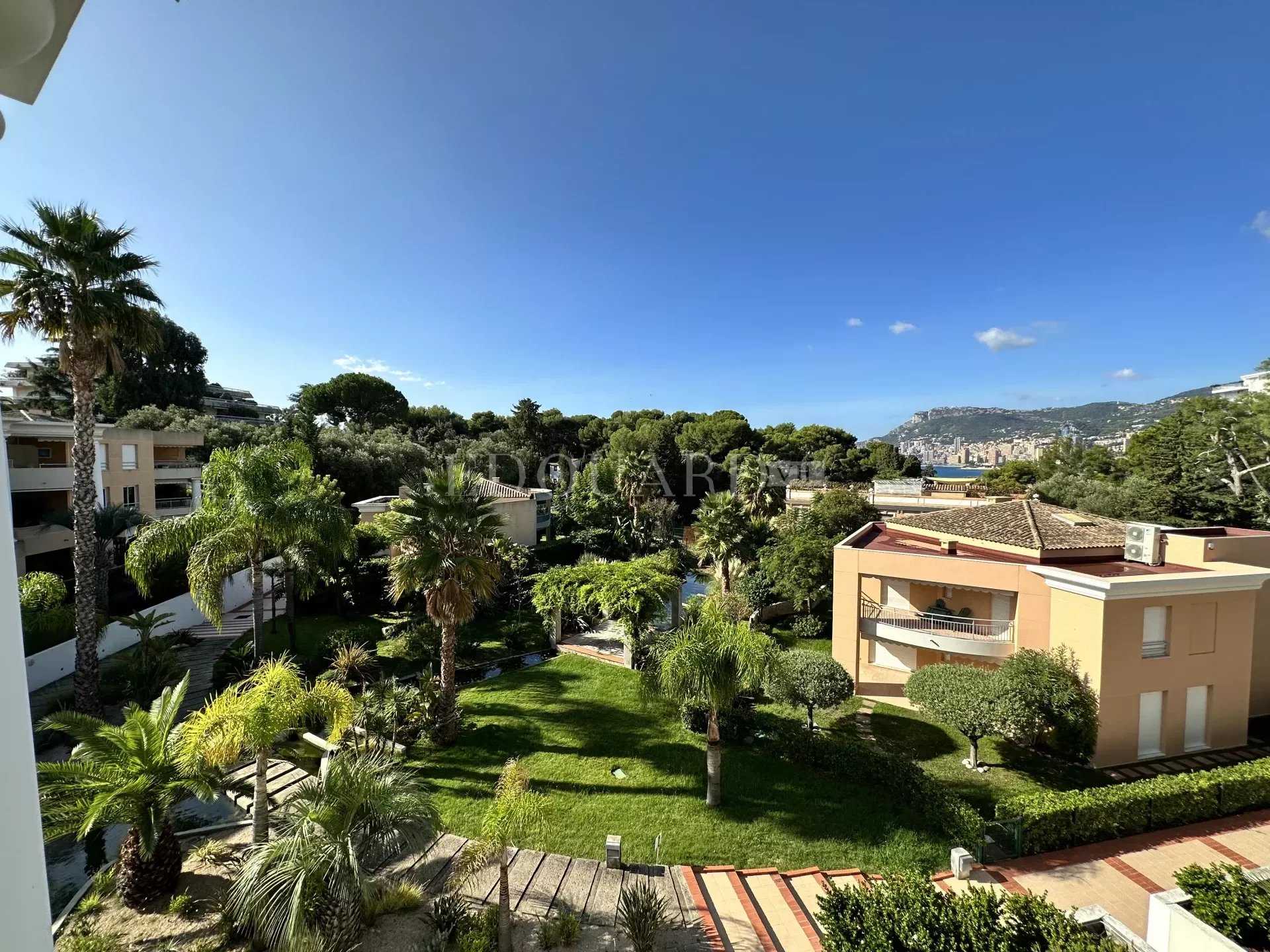Condominium dans Roquebrune-Cap-Martin, Alpes-Maritimes 12203410