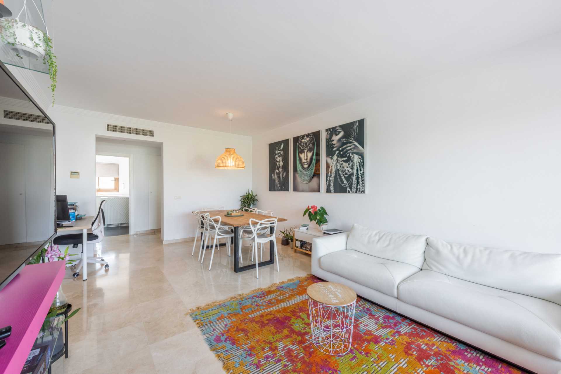 公寓 在 Estepona, Andalucía 12203550