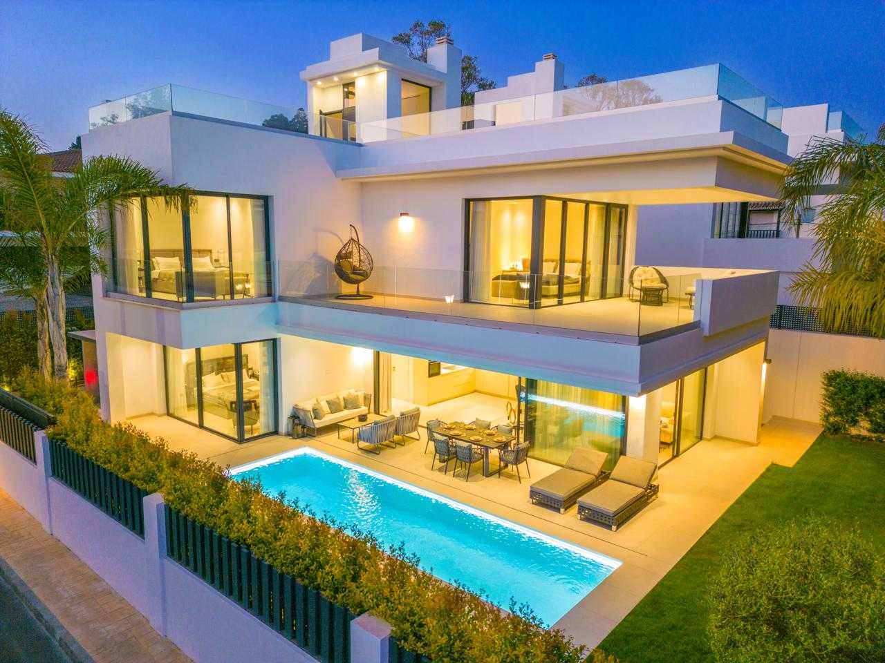 House in Marbella, Andalusia 12203664