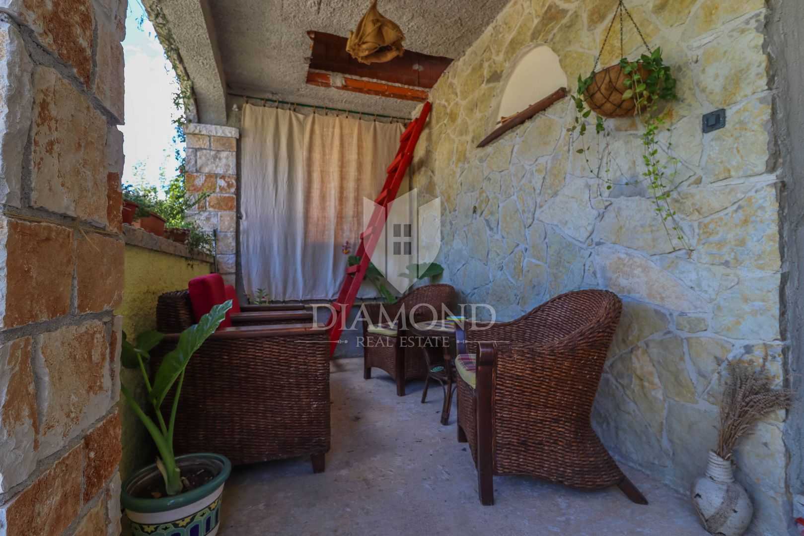 House in Kanfanar, Istria County 12203721