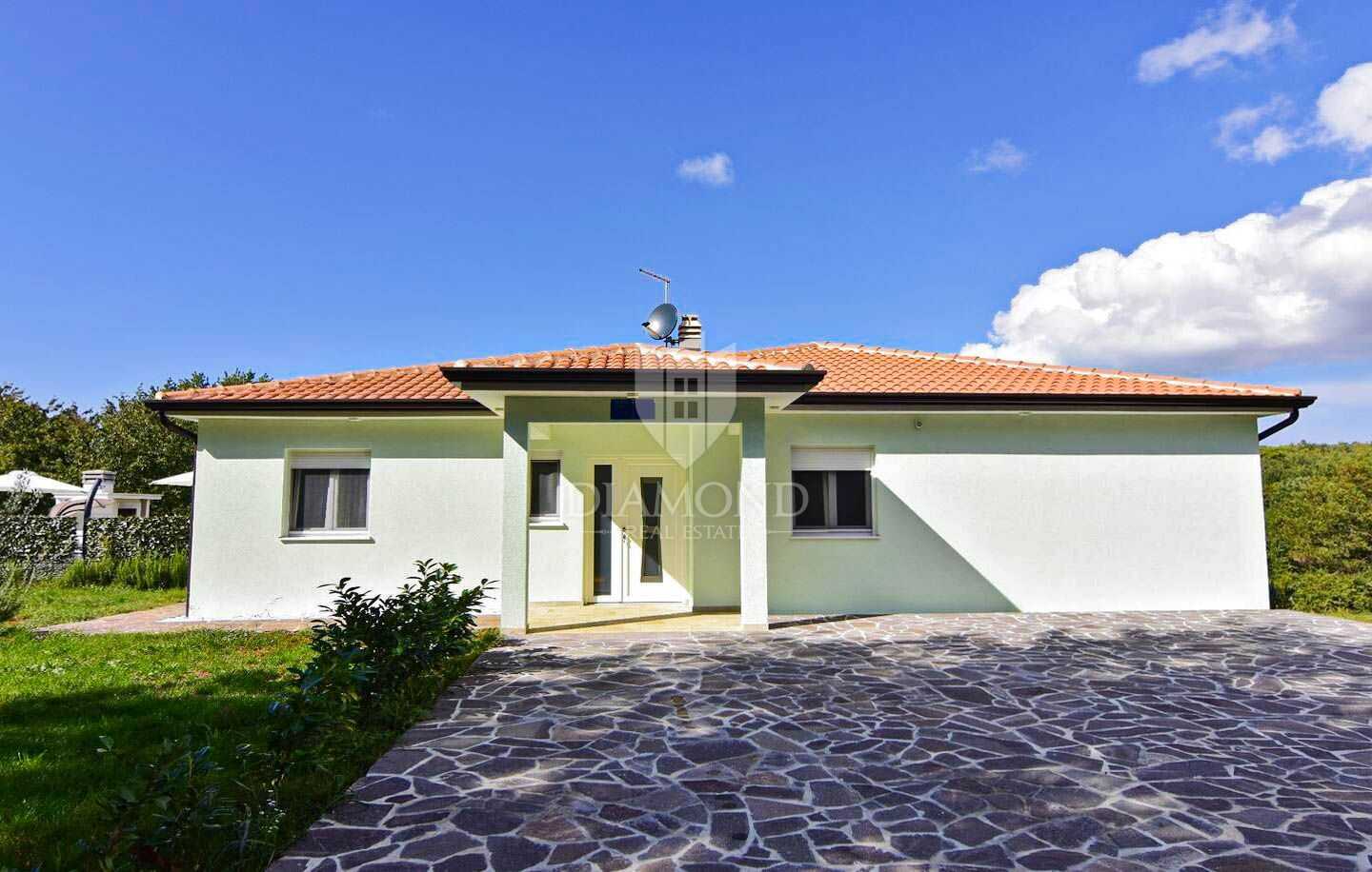 Будинок в Brtonigla, Istria County 12203769