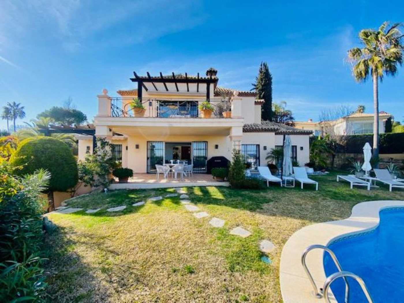 Будинок в Marbella, Andalucía 12203846