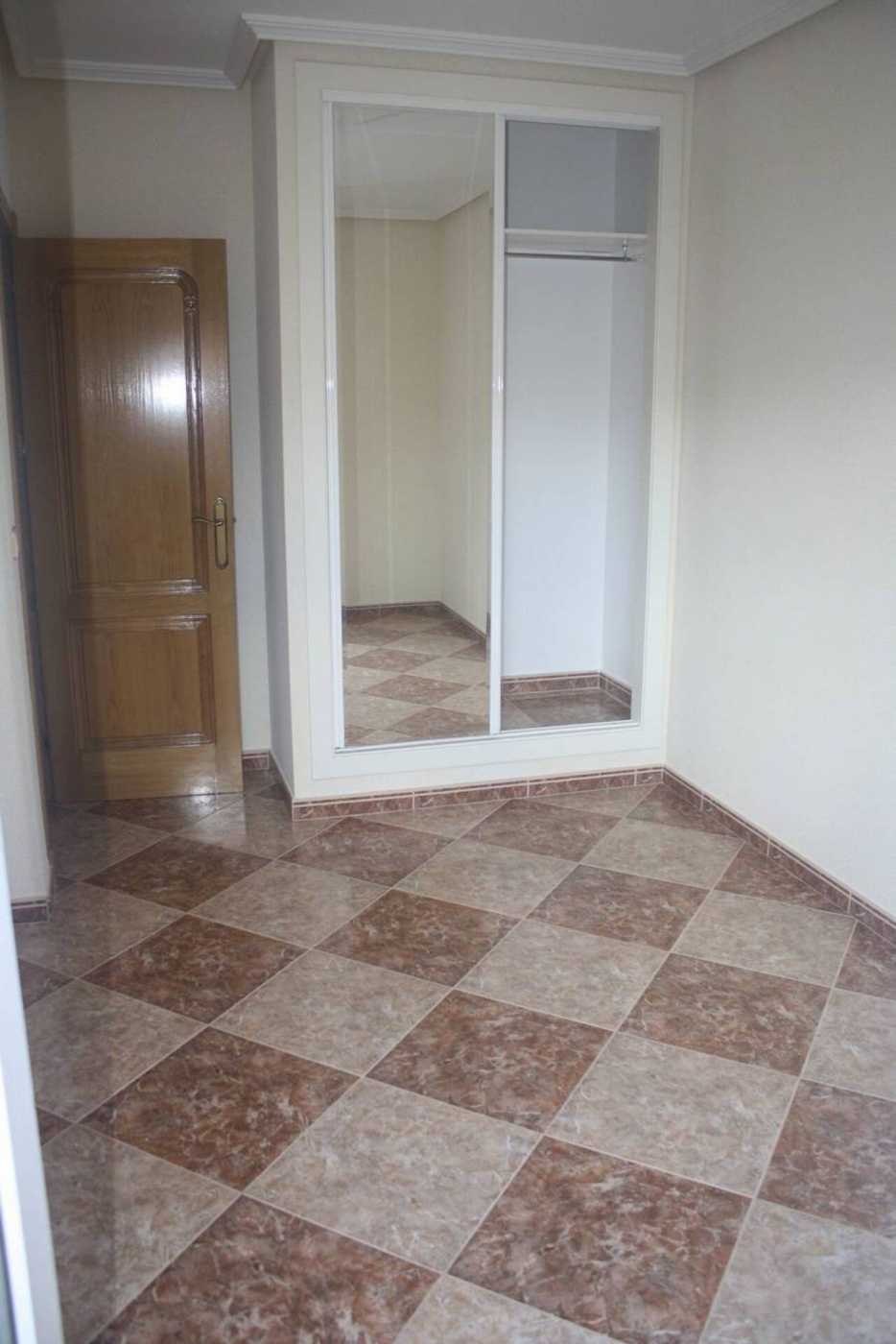 公寓 在 Torrevieja, Comunidad Valenciana 12204314