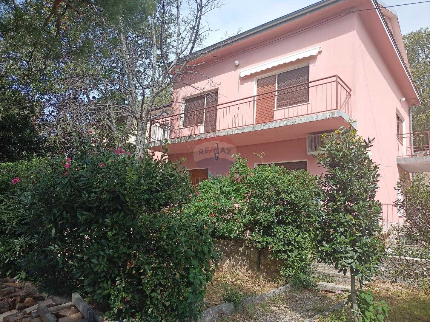 Huis in Klanfari, Primorsko-Goranska Zupanija 12205144