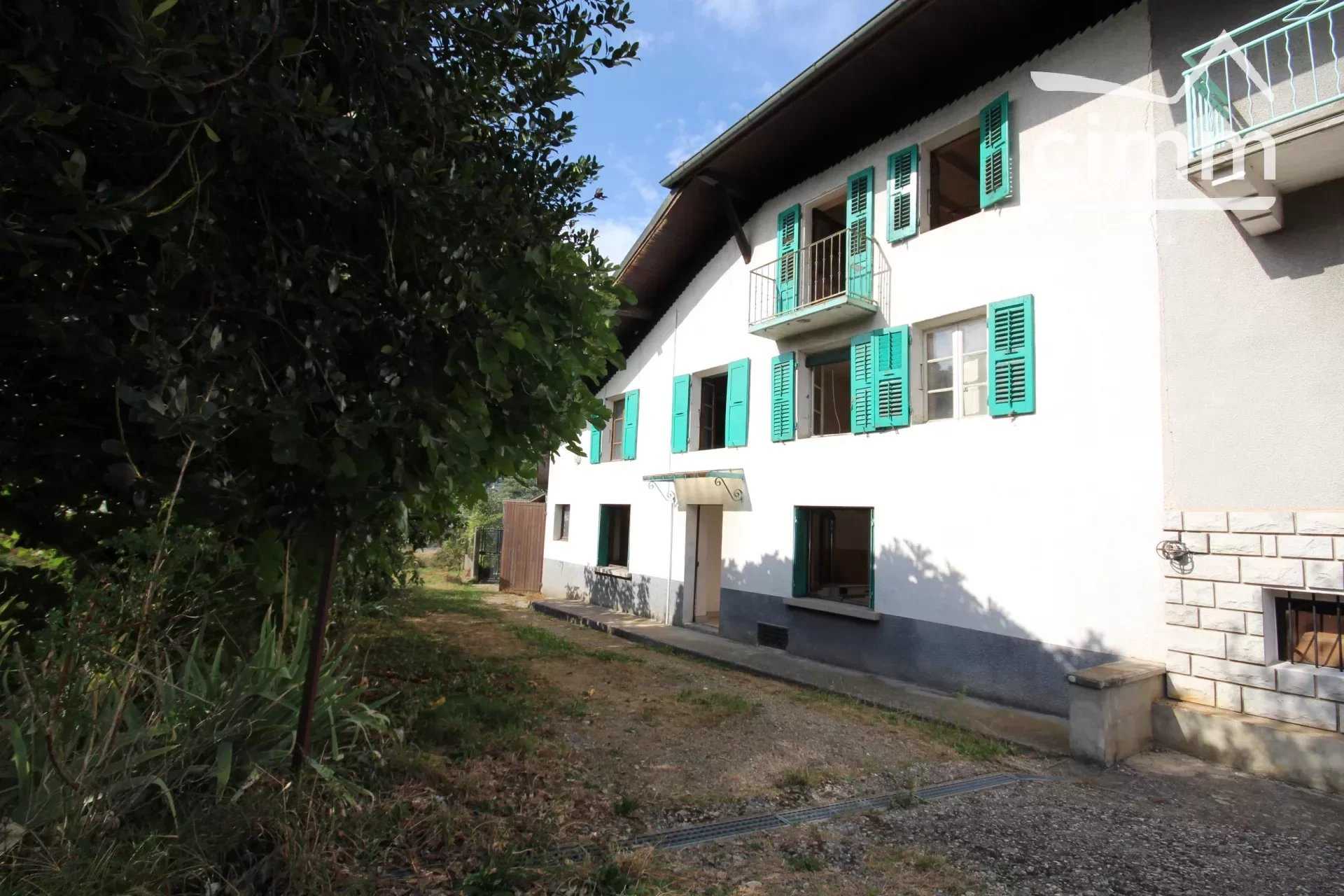 House in La Rochette, Auvergne-Rhone-Alpes 12208125