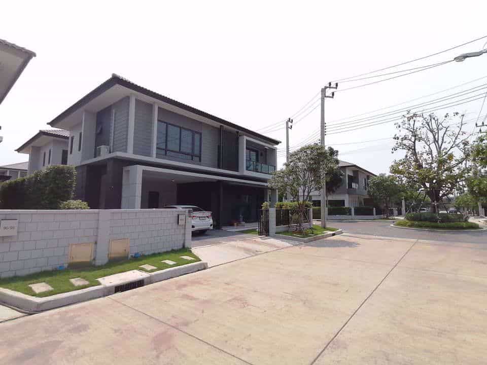 Hus i , Bangkok 12216042
