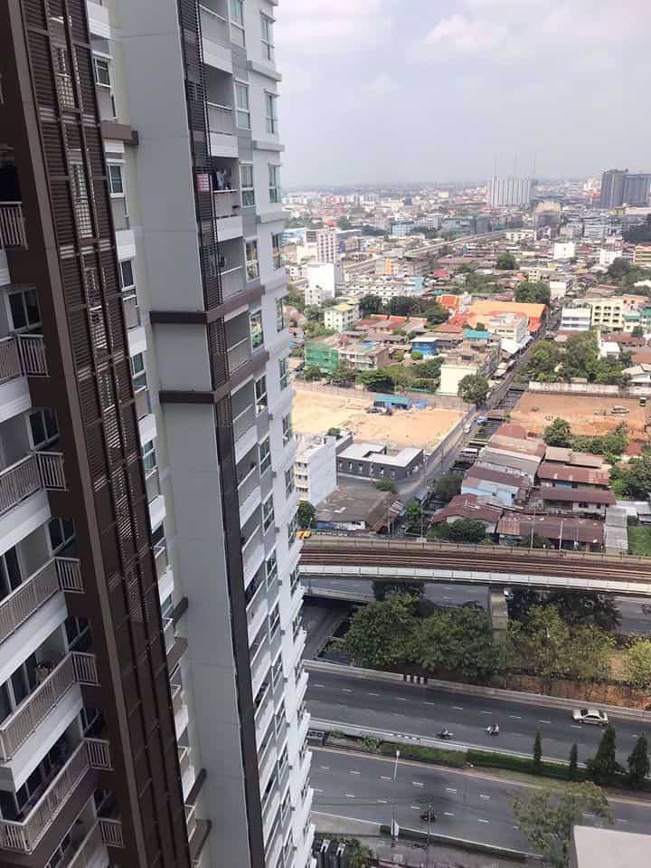 Condominium in Bangkok Yai, Krung Thep Maha Nakhon 12217167