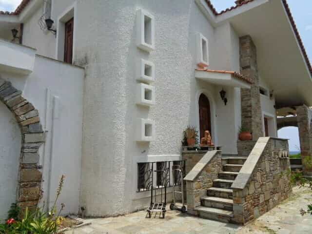 жилой дом в Eretria, Sterea Ellada 12219023