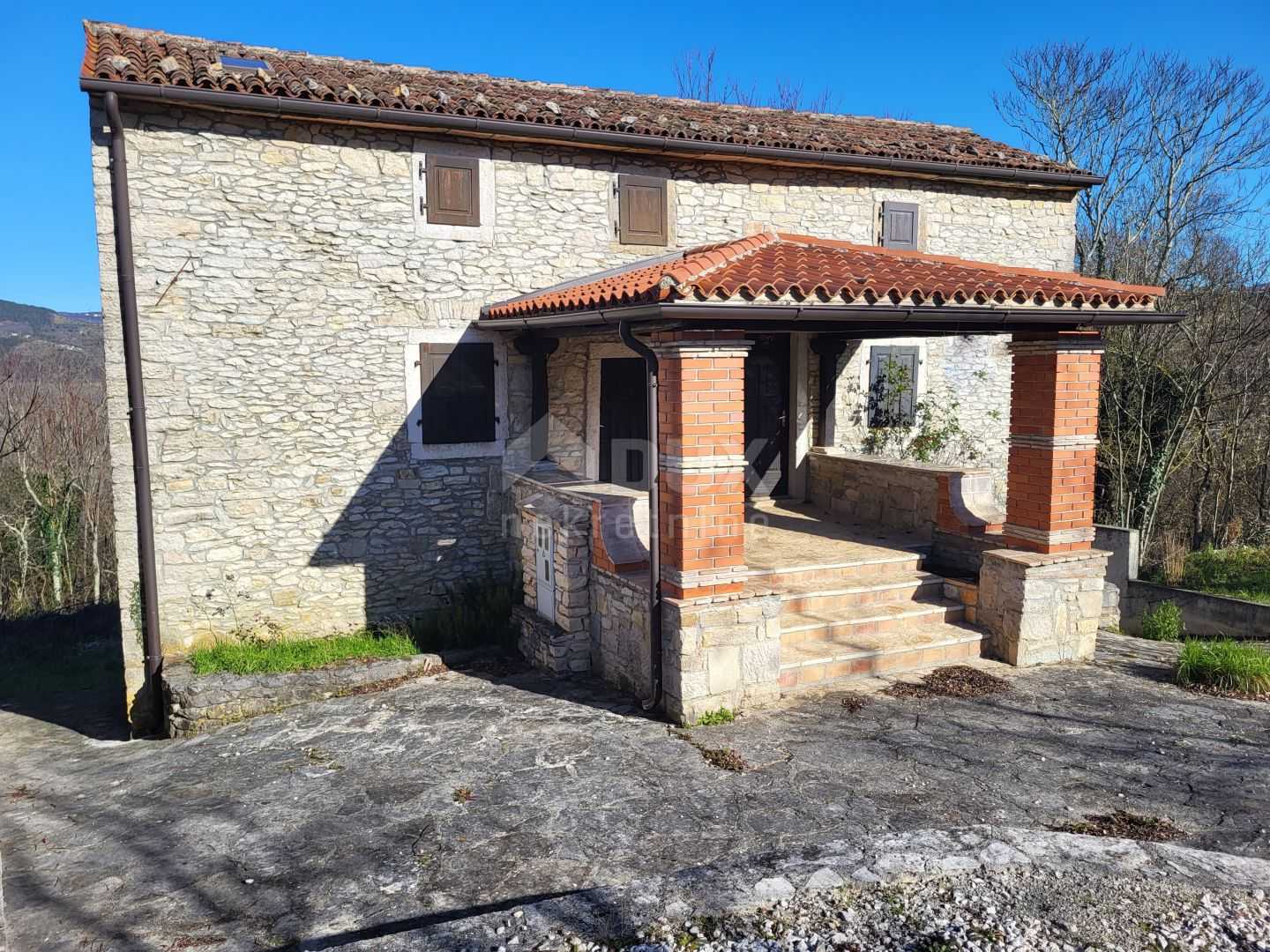 casa en Motovun, Istarska Županija 12219046