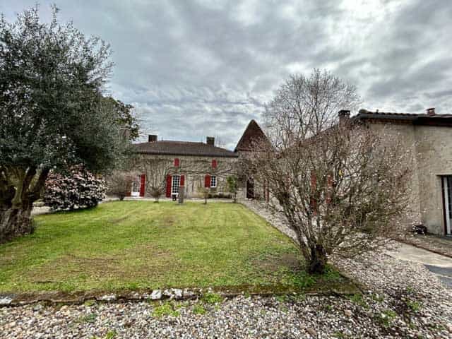 Talo sisään Tombeboeuf, Nouvelle-Aquitaine 12220542