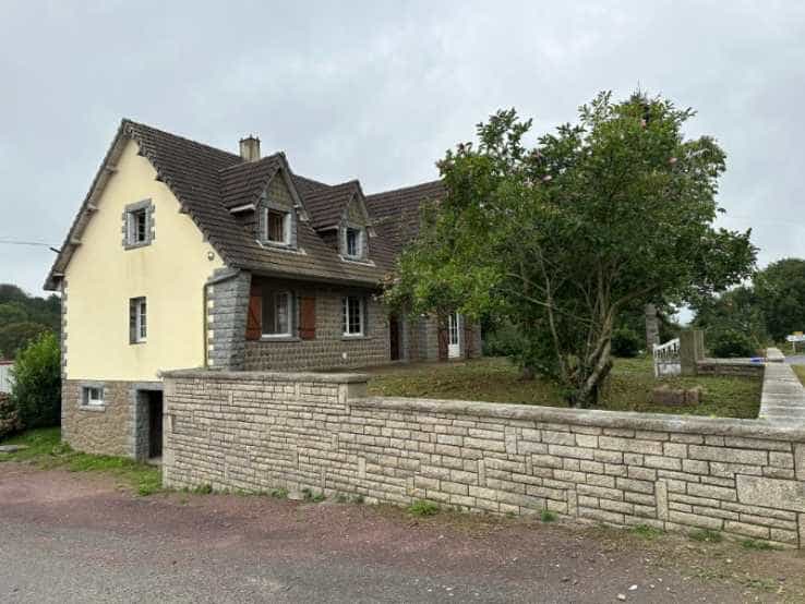 Hus i Saint-Pois, Normandie 12221120