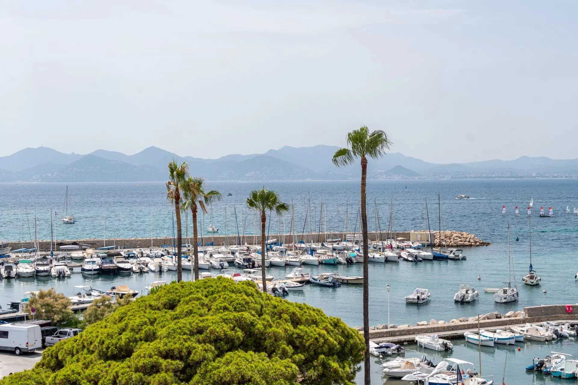 Eigentumswohnung im Cannes, Provence-Alpes-Côte d'Azur 12221698