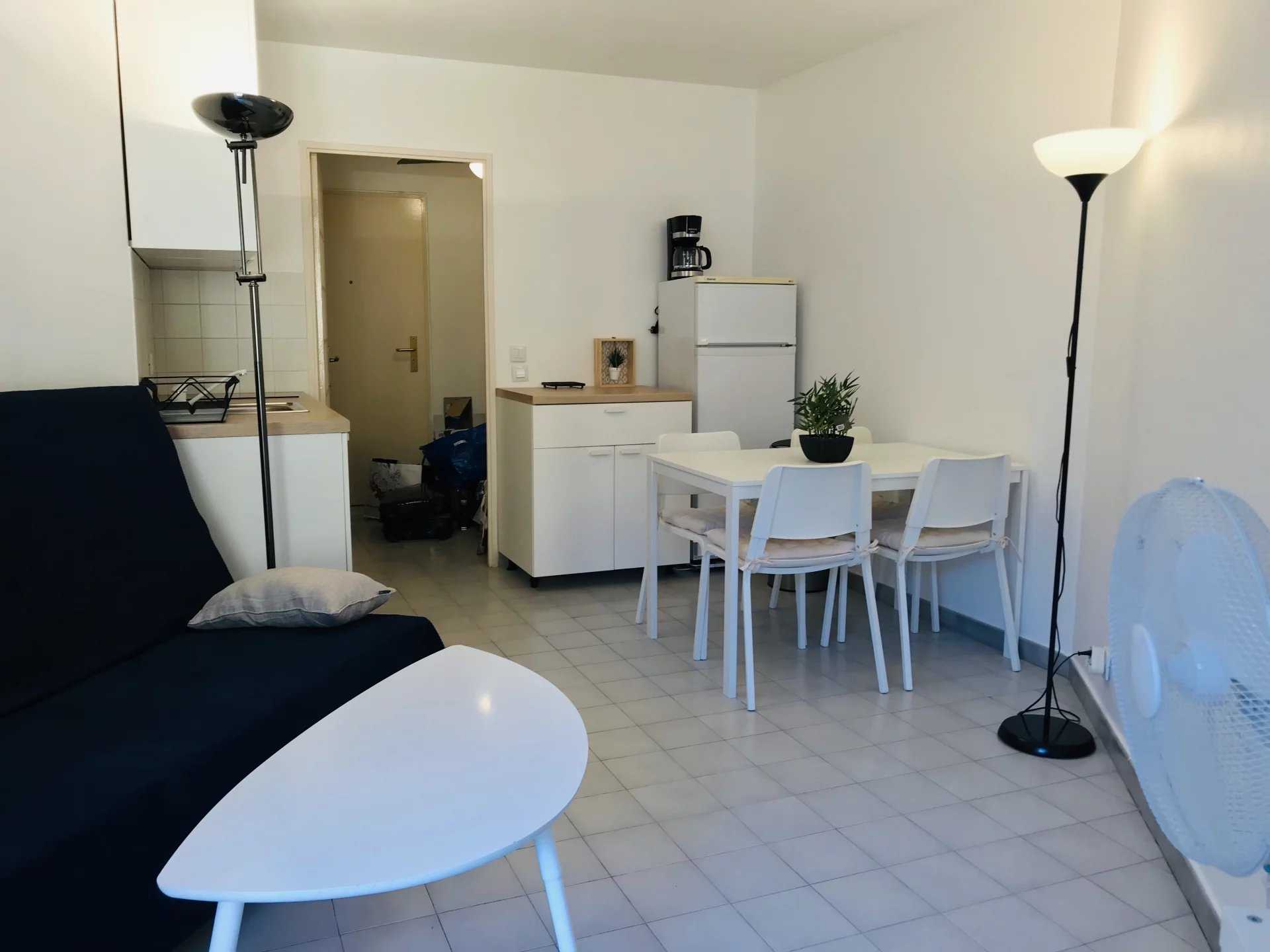 Condominium in Juan-les-Pins, Provence-Alpes-Cote d'Azur 12221704